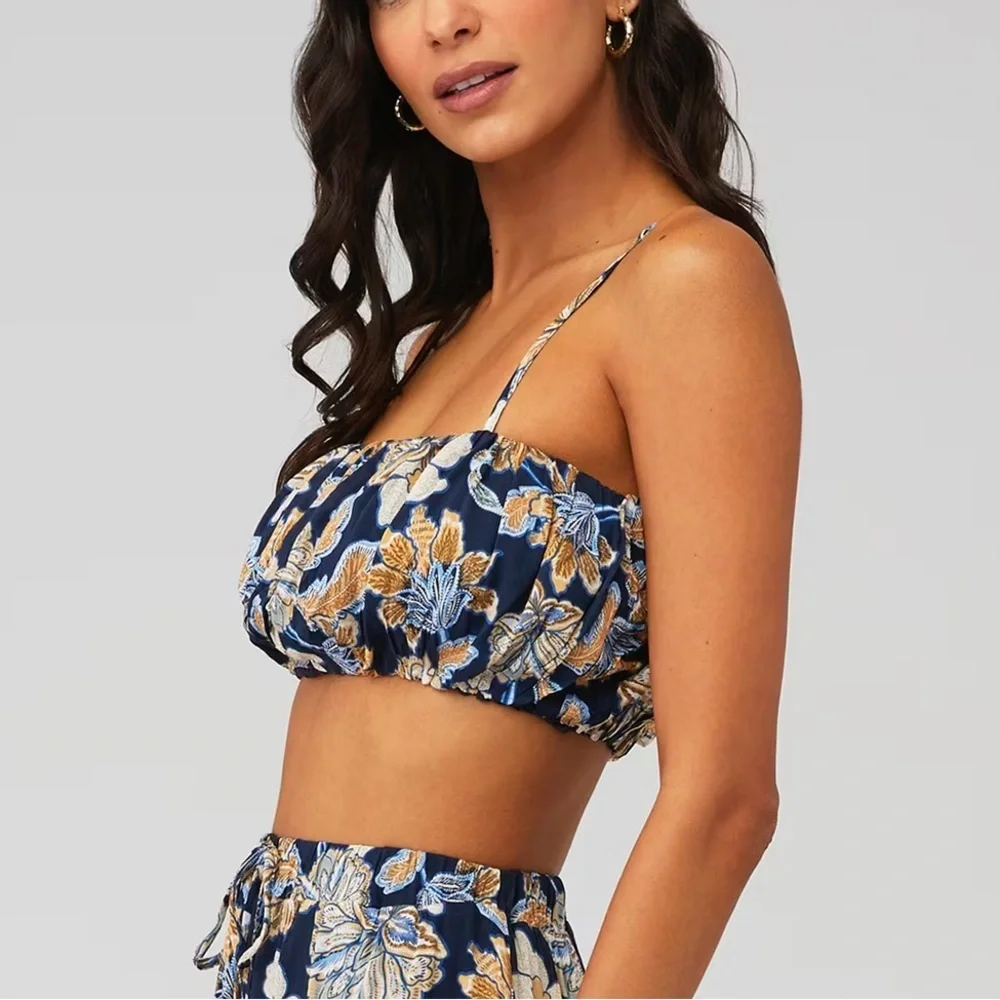 New! MINKPINK Quinn Navy Floral Crop Top 51585